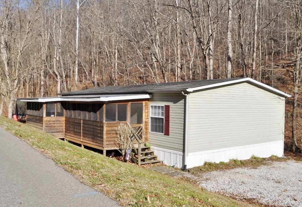 7 Sam Collins Road Huntington, WV 25702 - Photo 3 of 23 Gallery Image 3