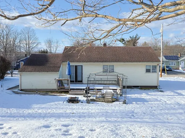 a house view with a outdoor space