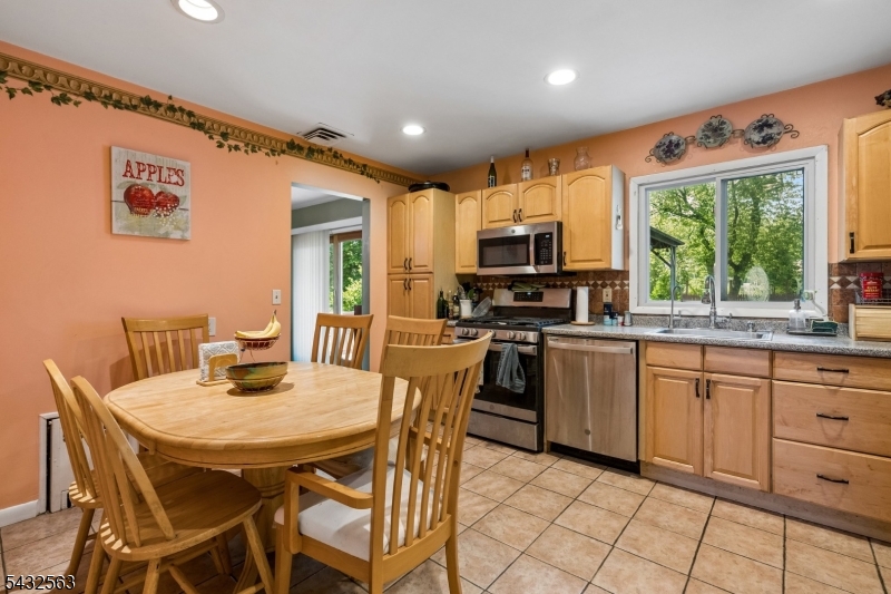 112 Pitt Road Springfield, NJ 07081 - Photo 10 of 26