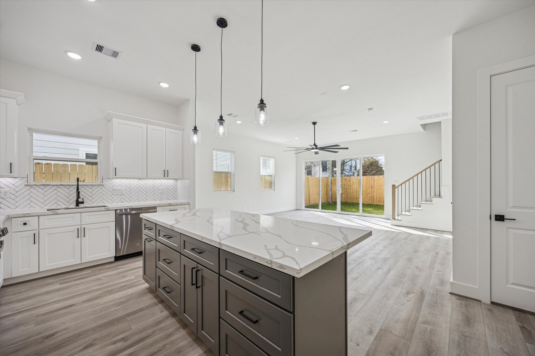 6642 Lozier Street Houston, TX 77021 - Photo 11 of 33