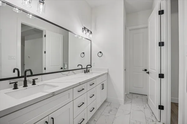 $2,500 | 6642 Lozier Street, Houston, TX 77021