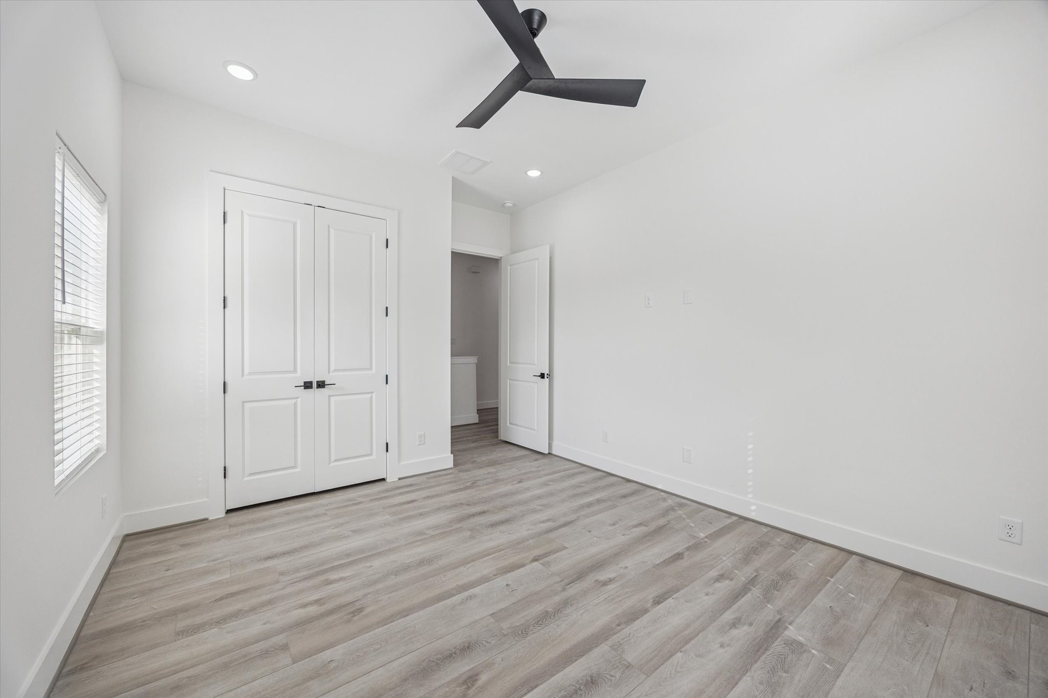 6642 Lozier Street Houston, TX 77021 - Photo 23 of 33 Bedroom #2