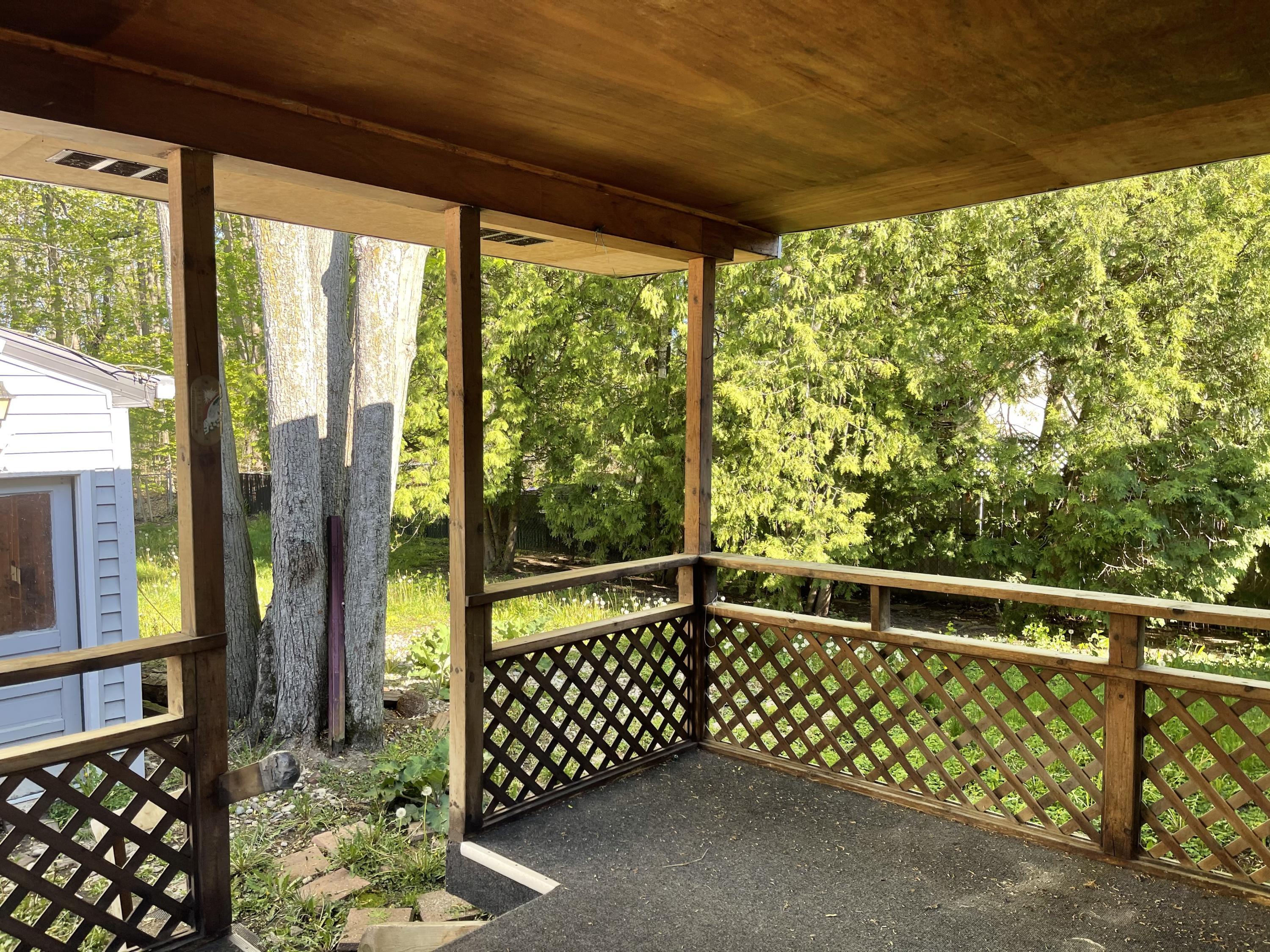 3034 Sunderland Road Lansing, MI 48911 - Photo 19 of 20 Porch