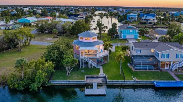 $524,500 | 3460 Crape Myrtle Drive, Hernando Beach, FL 34607