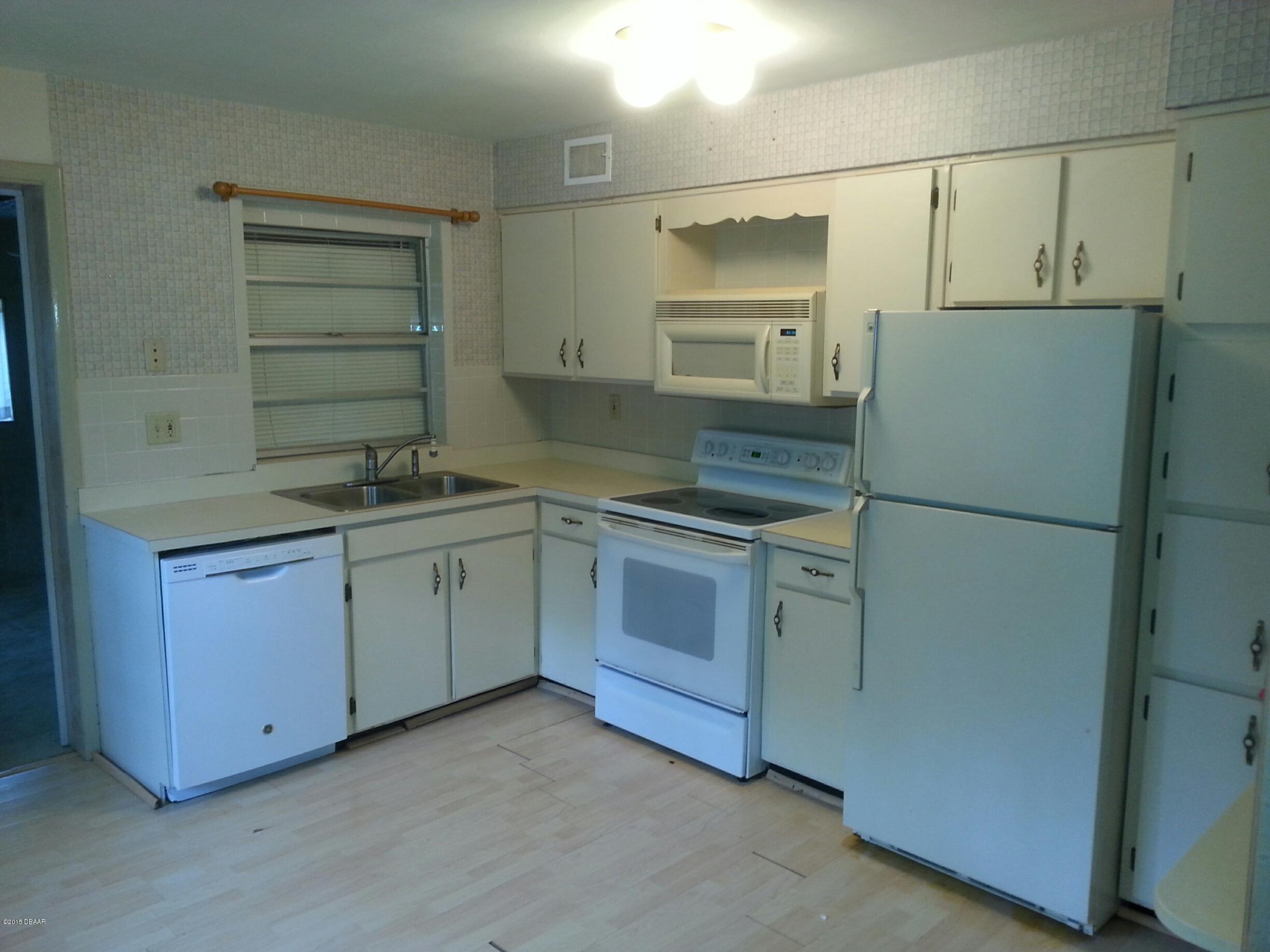 883 Valencia Road South Daytona, FL 32119 - Photo 13 of 13 20150326_125125_resized.jpg