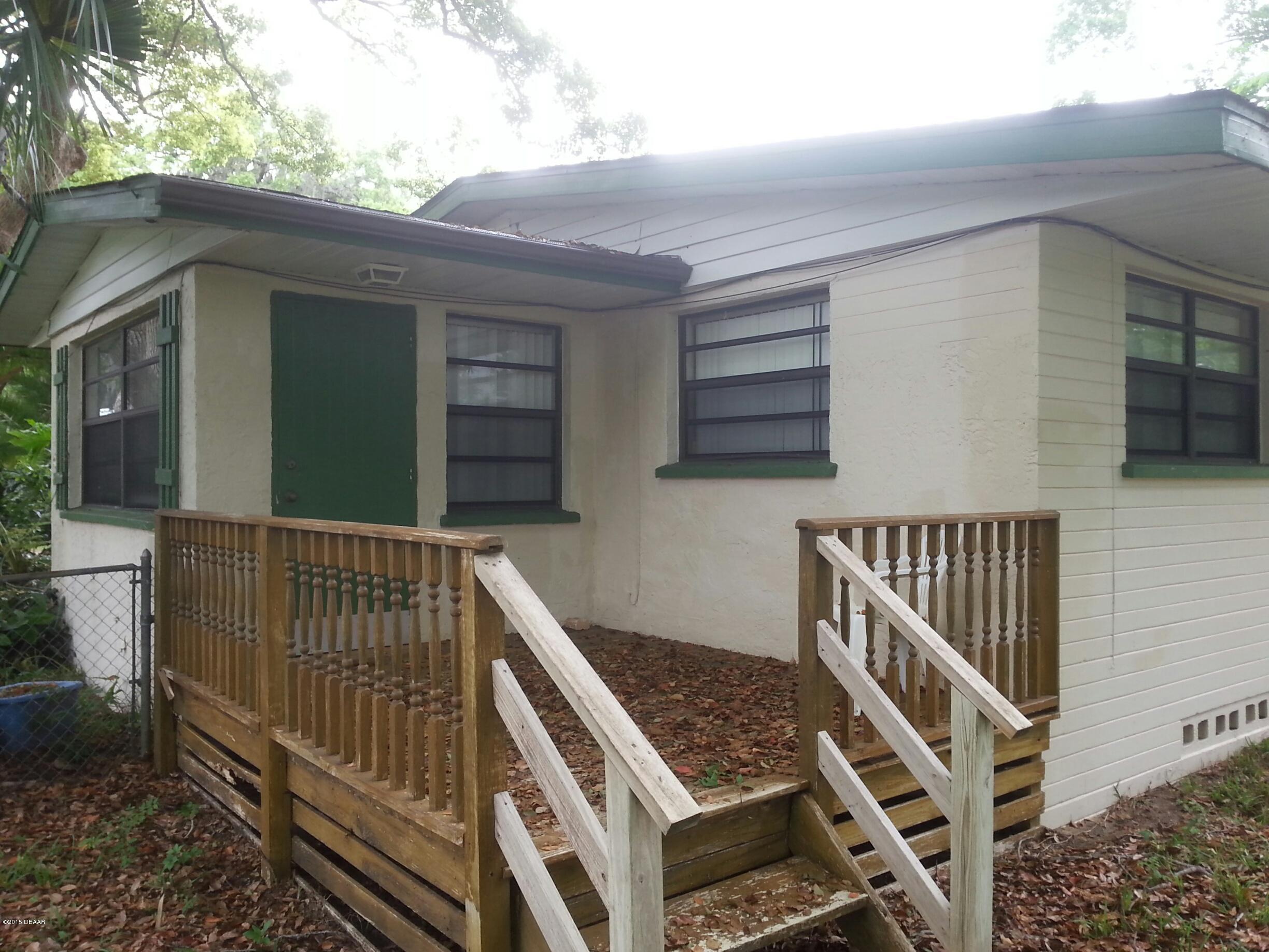 883 Valencia Road South Daytona, FL 32119 - Photo 3 of 13 20150326_125016_resized.jpg