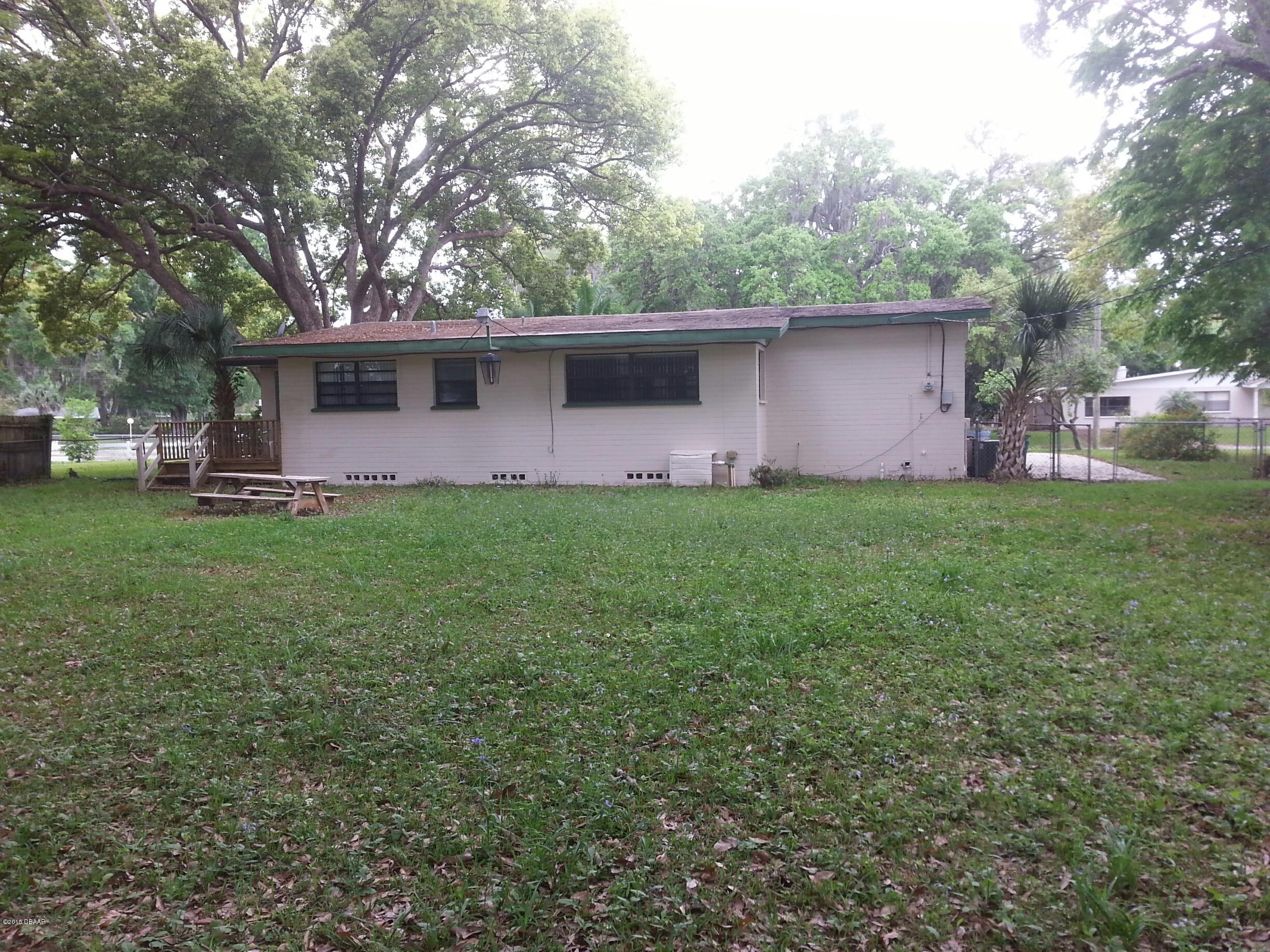 883 Valencia Road South Daytona, FL 32119 - Photo 4 of 13 20150326_124935_resized.jpg
