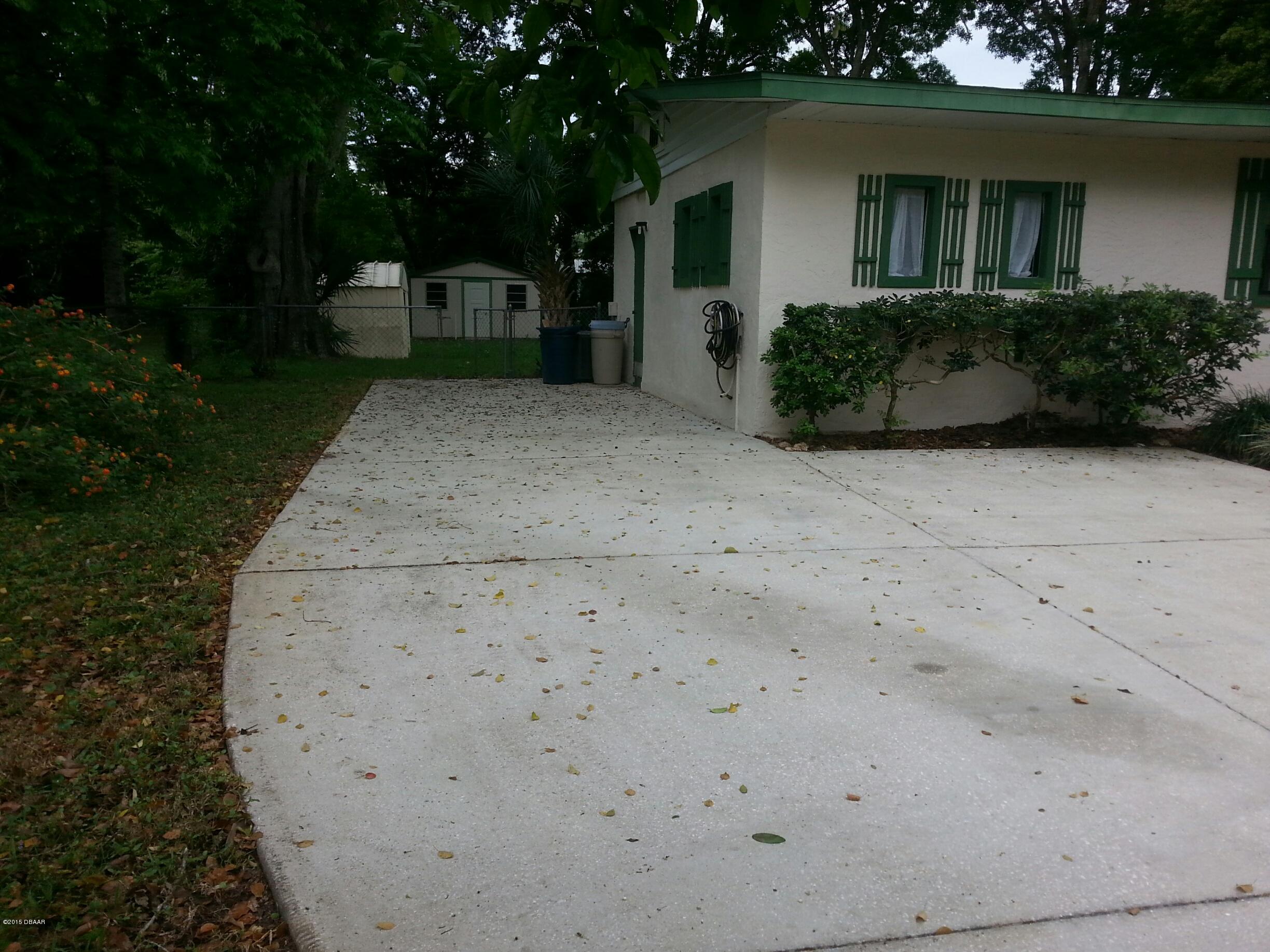 883 Valencia Road South Daytona, FL 32119 - Photo 5 of 13 20150326_124816_resized.jpg