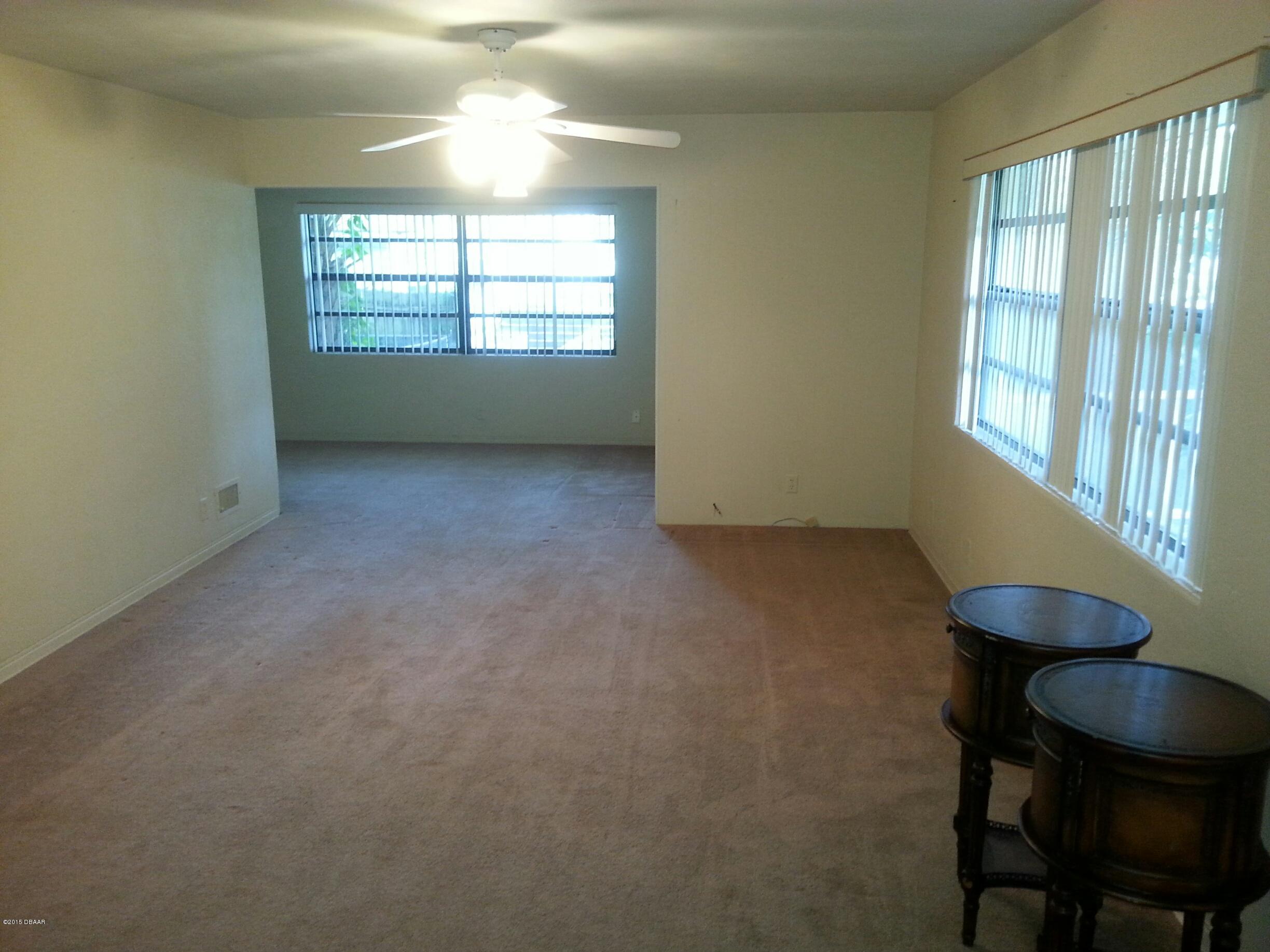 883 Valencia Road South Daytona, FL 32119 - Photo 6 of 13 20150326_125151_resized.jpg