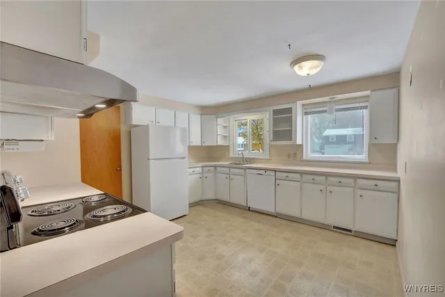 $264,900 | 219 Forest Hill Drive, Amherst, NY 14221