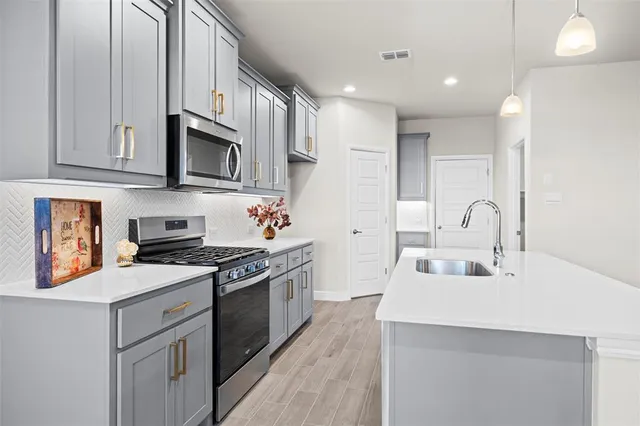 $3,000 | 537 Pickett Creek Drive, Aledo, TX 76008