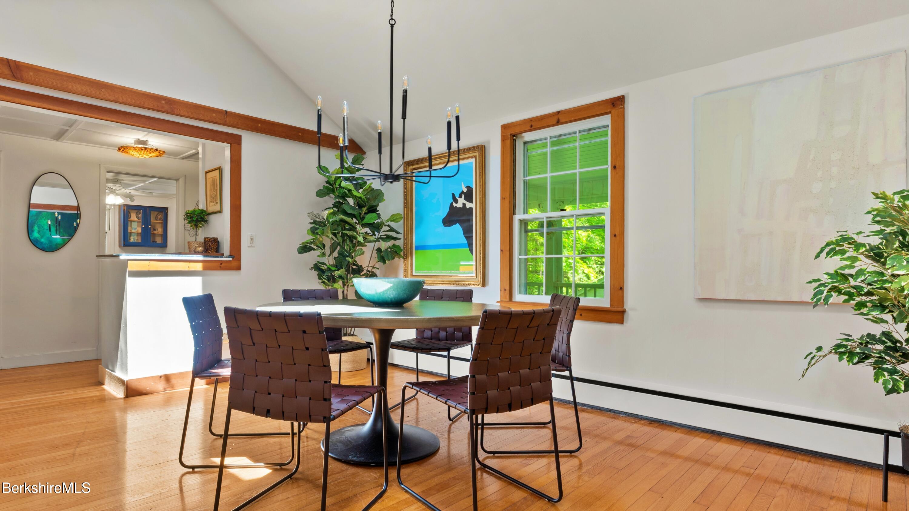 1 Pixley Hill Road Stockbridge, MA 01236 - Photo 5 of 27 Dining area