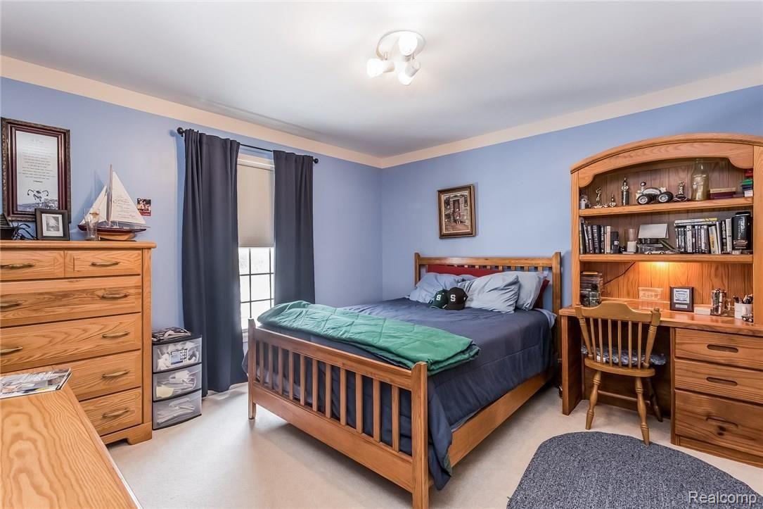 1144 Miners Run Rochester, MI 48306 - Photo 30 of 49 042-Bedroom-2234889-medium.jpg