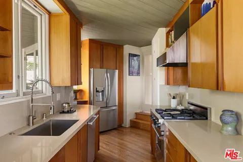 $2,495,000 | 3624 Buena Park Drive, Studio City, CA 91604