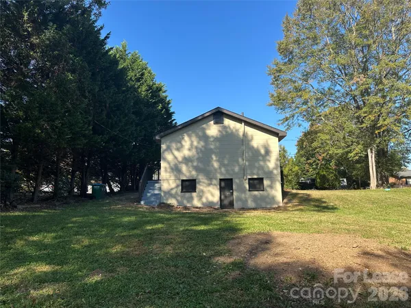 $1,395 | 111 Hillcrest Drive, Bessemer City, NC 28016