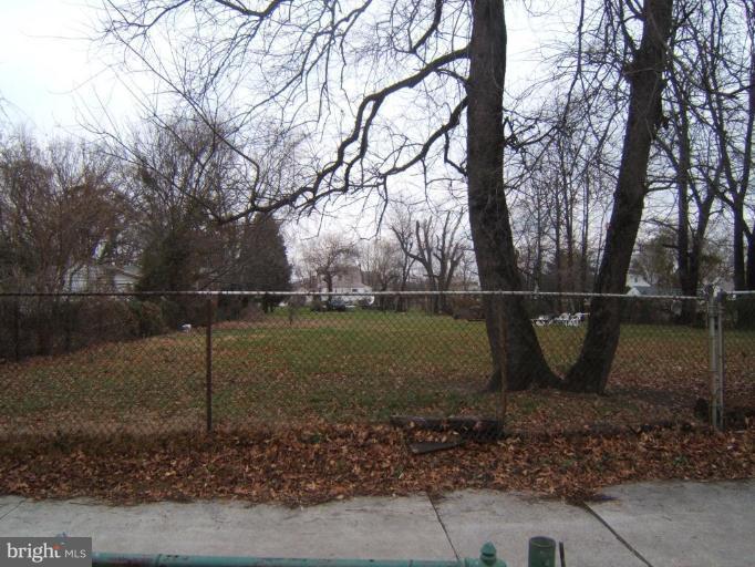 8038 Kavanagh Road Dundalk, MD 21222 - Photo 7 of 10 a view of a garden