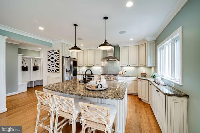 $1,488,500 | 204 MacArthur Road, Alexandria, VA 22305