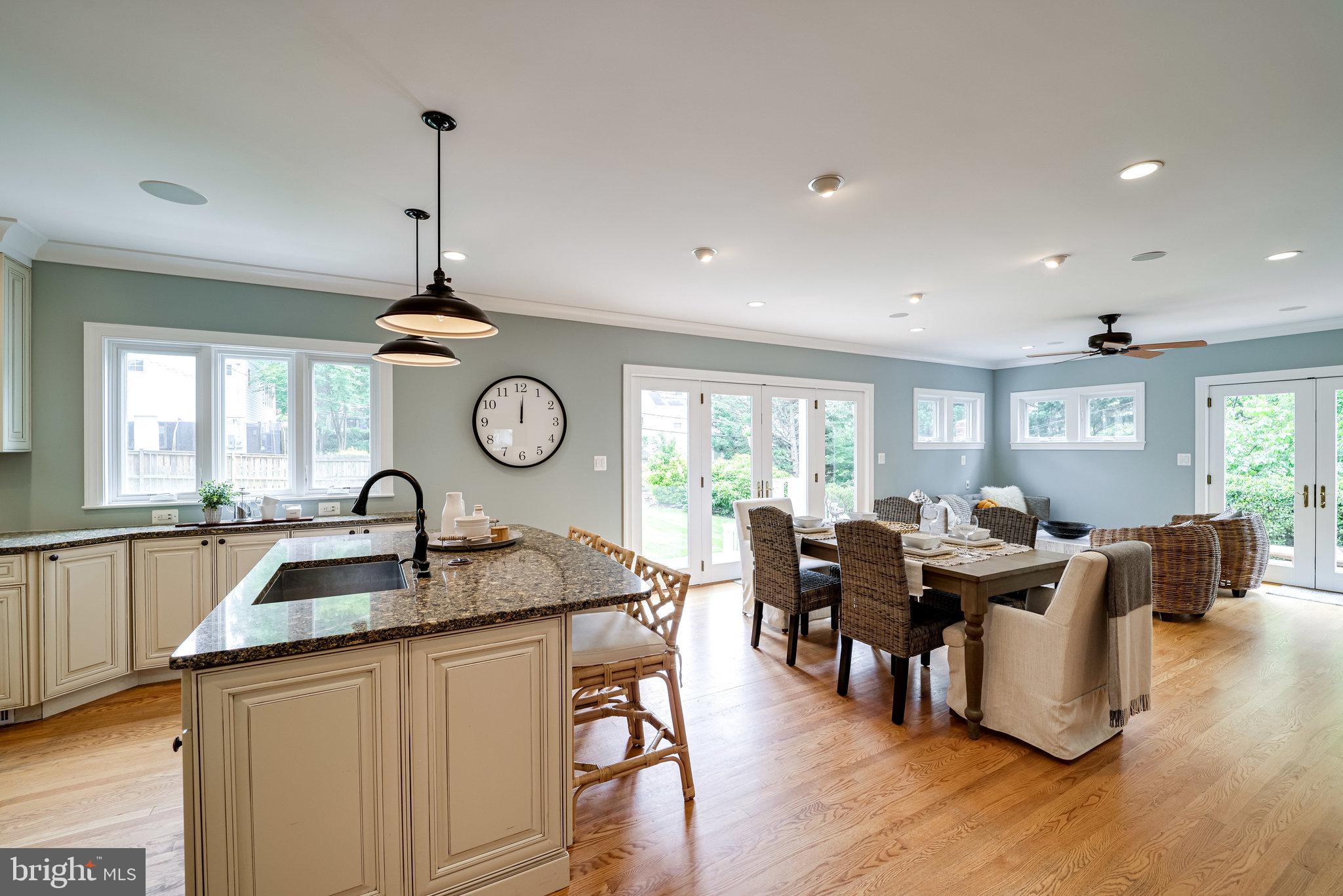 204 MacArthur Road Alexandria, VA 22305 - Photo 37 of 115 Kitchen/dining room