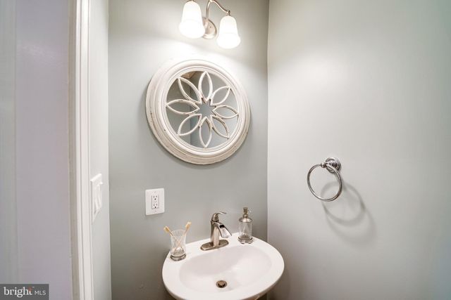 $1,488,500 | 204 MacArthur Road, Alexandria, VA 22305