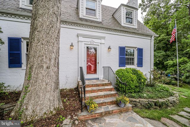 $1,488,500 | 204 MacArthur Road, Alexandria, VA 22305