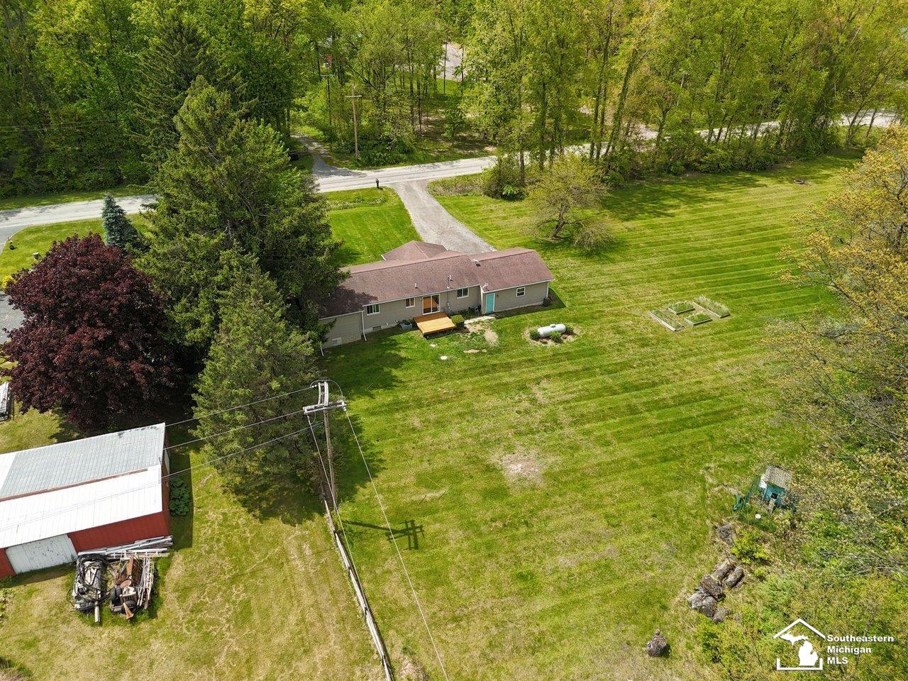 2037 Meanwell Road Dundee, MI 48131 - Photo 46 of 54