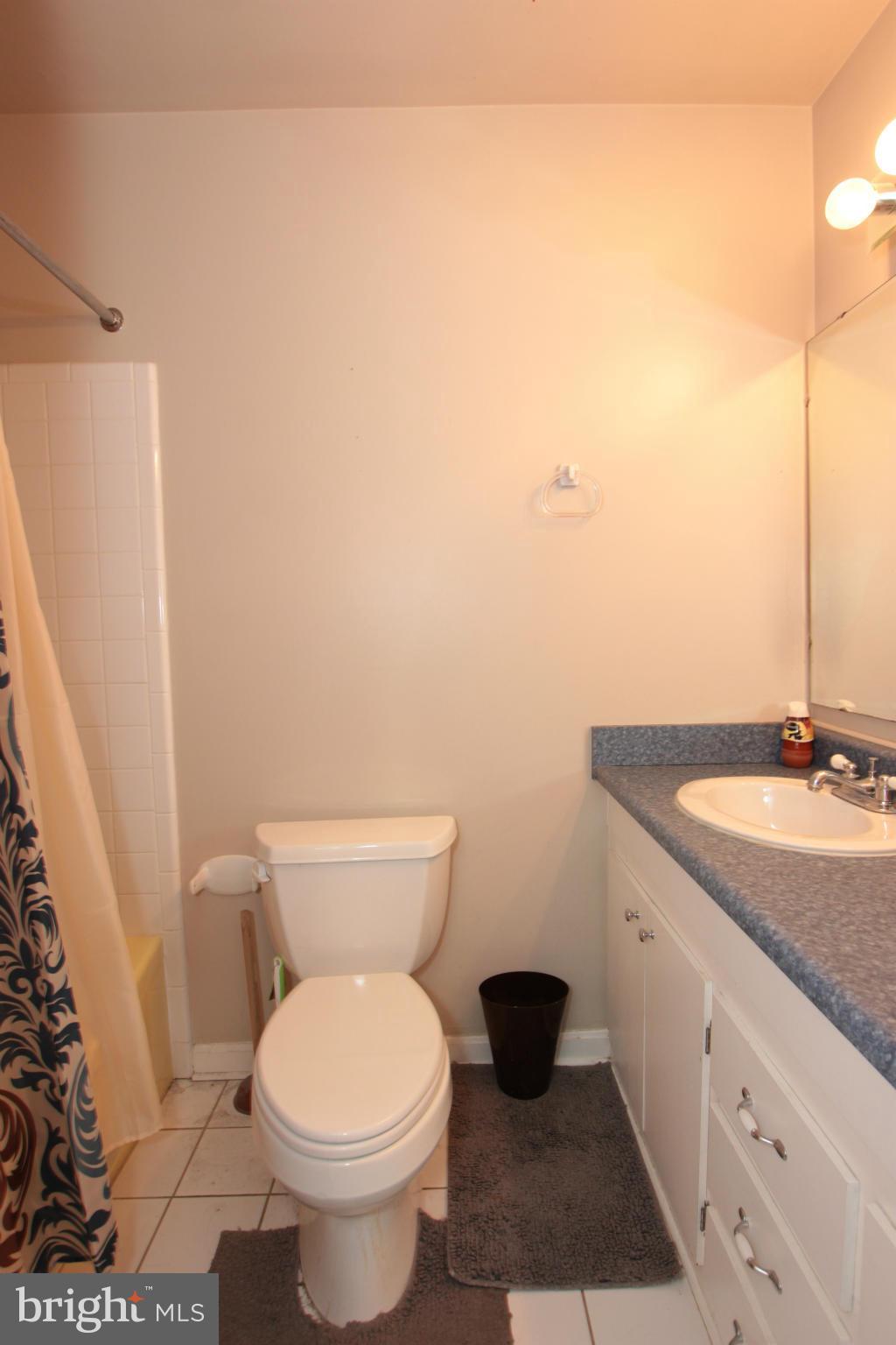 201 East Tazewell Road Sterling, VA 20164 - Photo 19 of 30 Bath