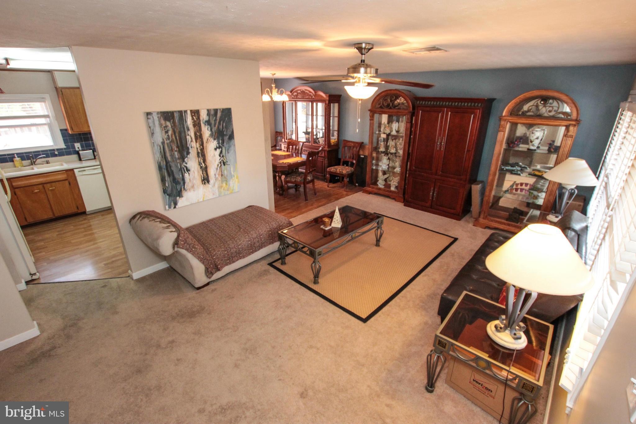 201 East Tazewell Road Sterling, VA 20164 - Photo 7 of 30 Living Room