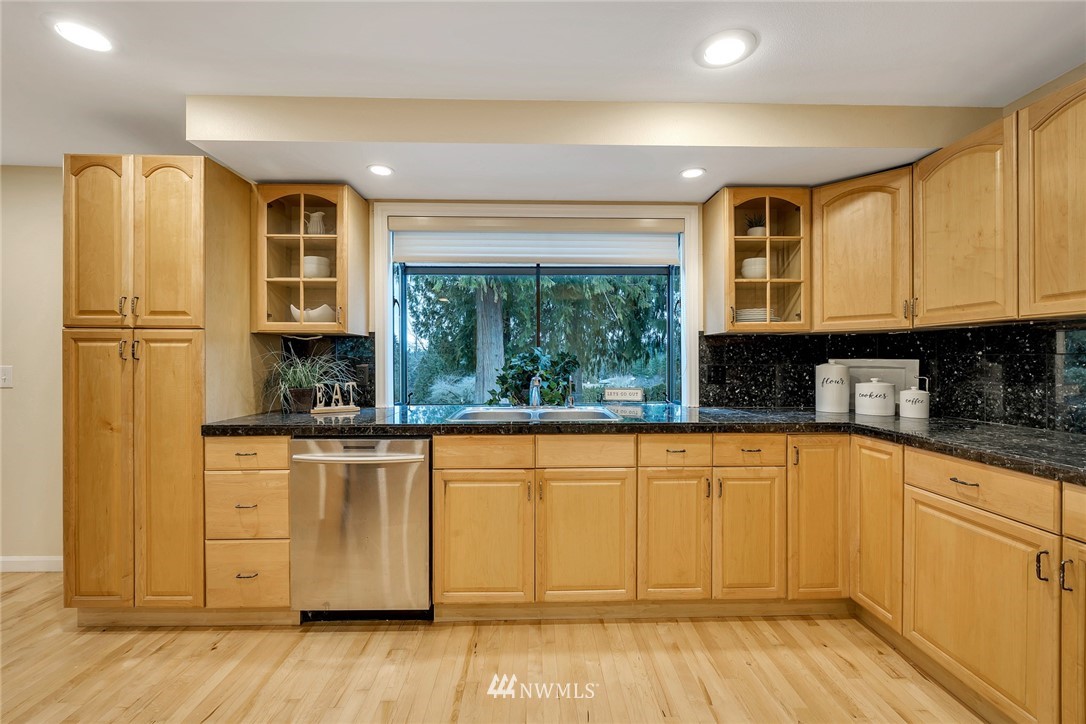 15230 Southeast 175th Place Renton, WA 98058 - Photo 15 of 35 Gallery Image 15