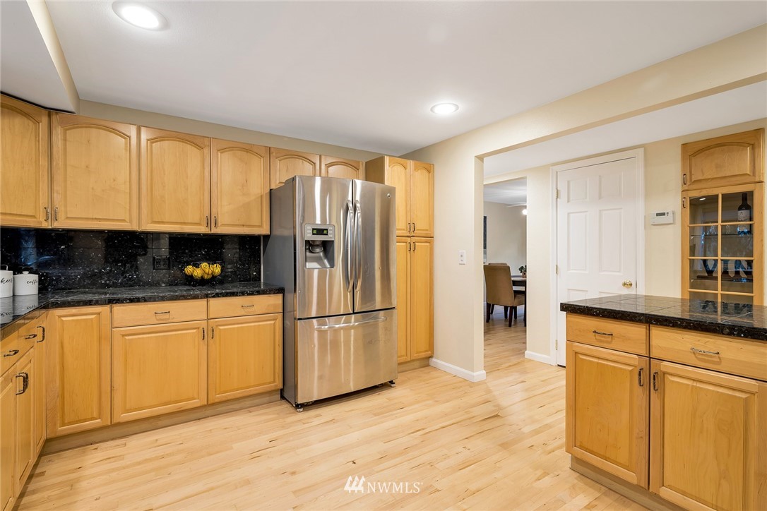 15230 Southeast 175th Place Renton, WA 98058 - Photo 16 of 35 Gallery Image 16