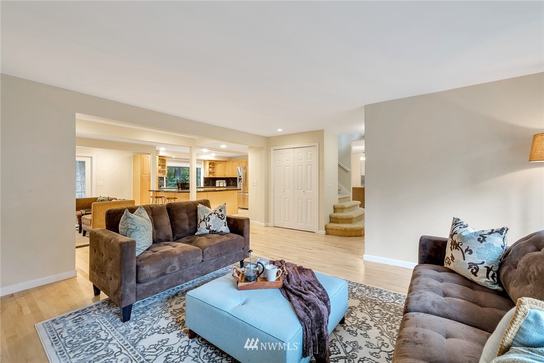 15230 Southeast 175th Place Renton, WA 98058 - Photo 2 of 35 Gallery Image 2