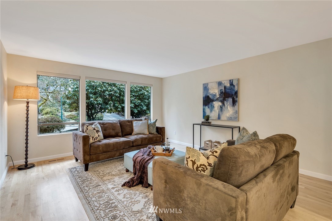 15230 Southeast 175th Place Renton, WA 98058 - Photo 3 of 35 Gallery Image 3