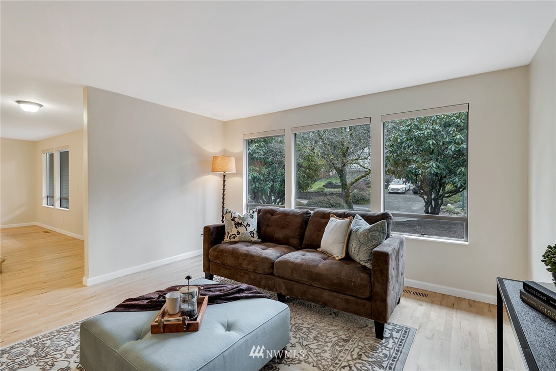 15230 Southeast 175th Place Renton, WA 98058 - Photo 4 of 35 Gallery Image 4
