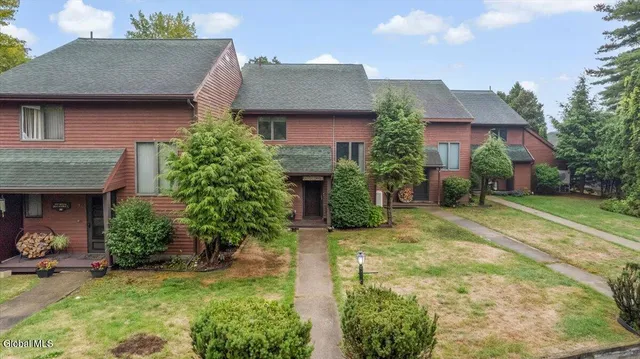 $995,000 | 16 Locust Lane, Unit 3, Hague, NY 12836