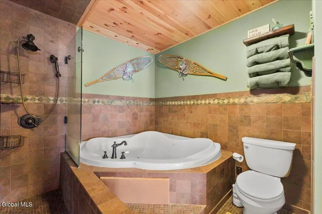 $995,000 | 16 Locust Lane, Unit 3, Hague, NY 12836