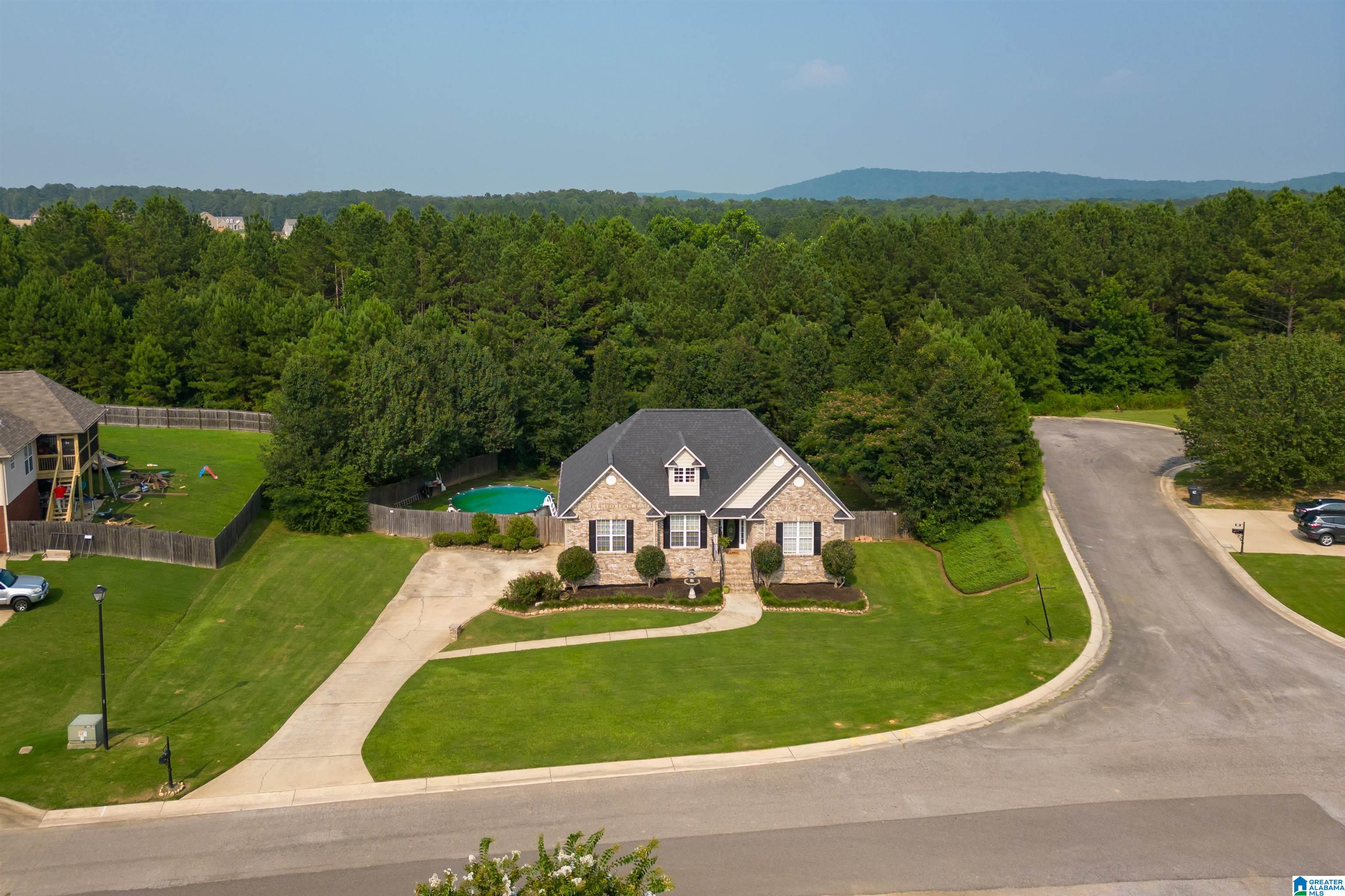 530 Ridgefield Way Odenville, AL 35120 - Photo 4 of 36