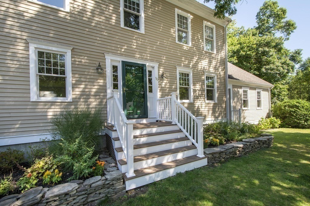 96 Pratt Road Scituate, MA 02066 - Photo 3 of 33 Gallery Image 3