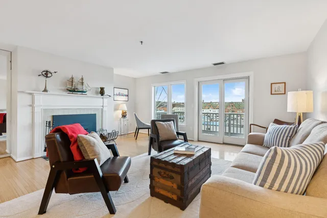 $895,000 | 105 Chandlers Wharf, Unit 105, Portland, ME 04101
