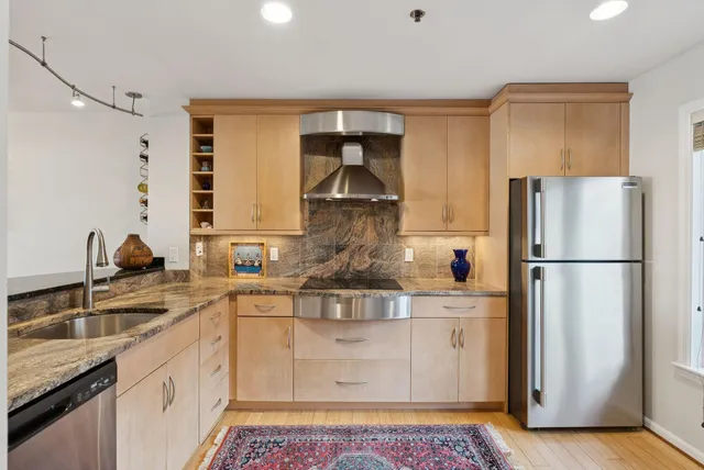 $895,000 | 105 Chandlers Wharf, Unit 105, Portland, ME 04101