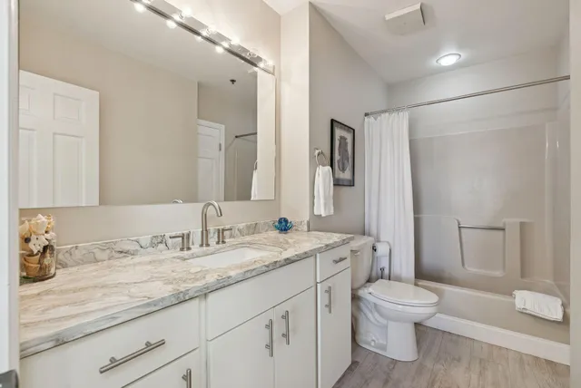 $895,000 | 105 Chandlers Wharf, Unit 105, Portland, ME 04101