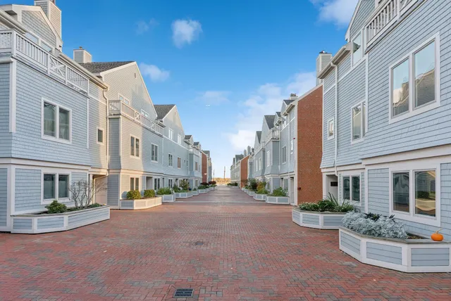 $895,000 | 105 Chandlers Wharf, Unit 105, Portland, ME 04101