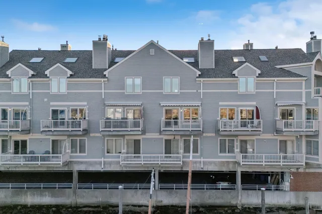 $895,000 | 105 Chandlers Wharf, Unit 105, Portland, ME 04101
