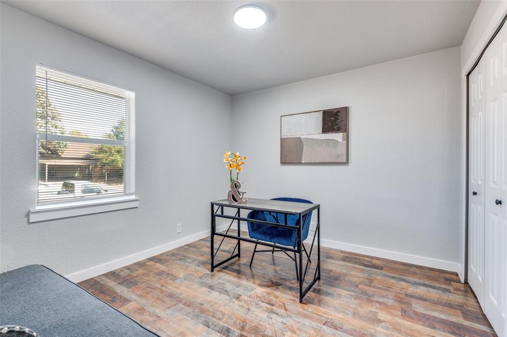 2314 Gilbert Circle Arlington, TX 76010 - Photo 16 of 25 a workspace with furniture and window