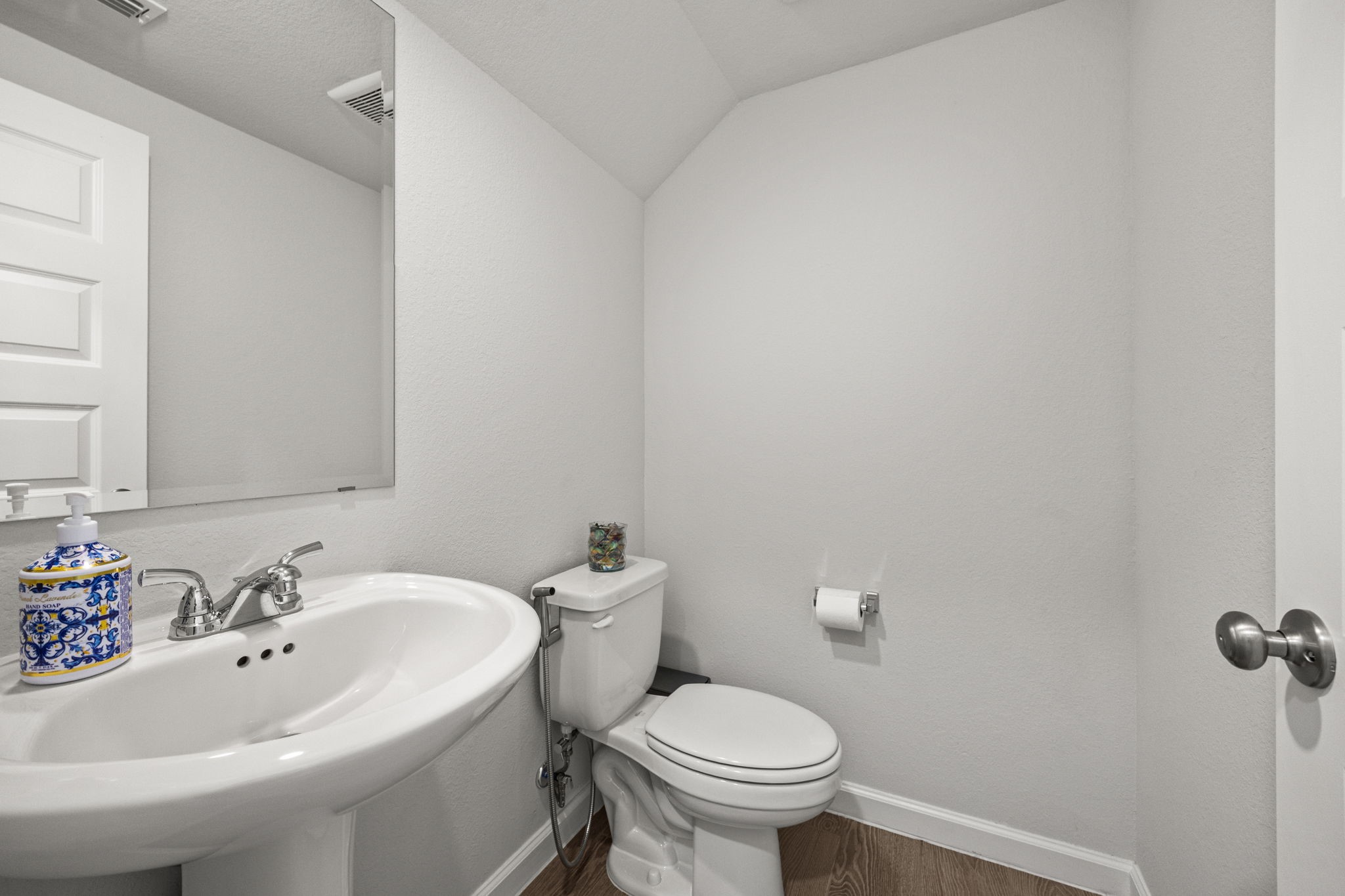 154 Amaranth Way Richmond, TX 77406 - Photo 33 of 37 a bathroom with a sink and a toilet