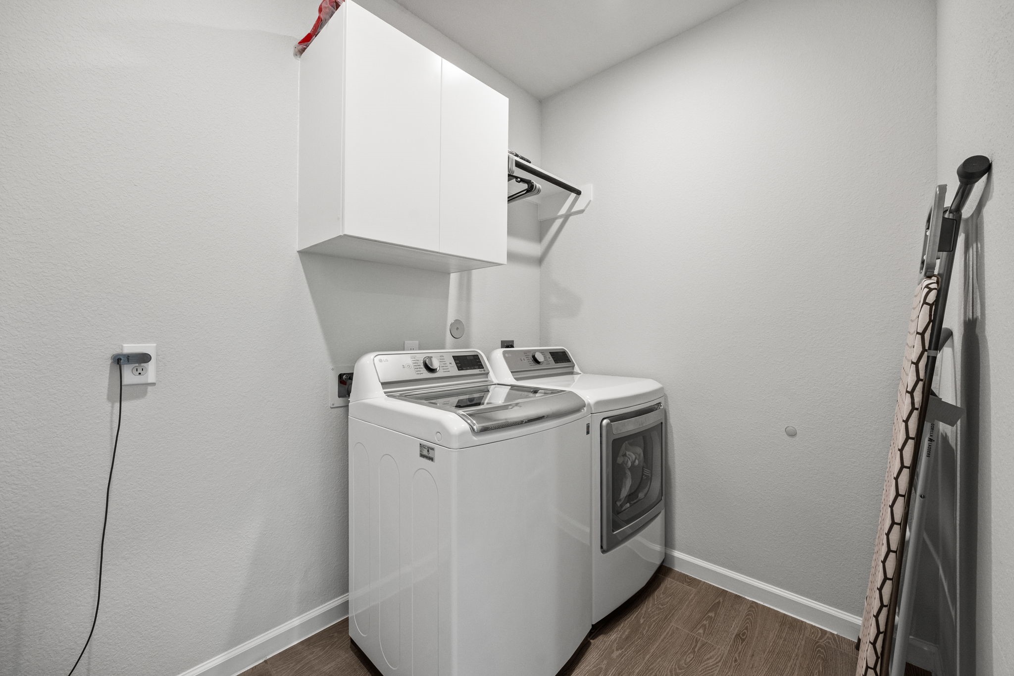 154 Amaranth Way Richmond, TX 77406 - Photo 34 of 37 a utility room with dryer and washer