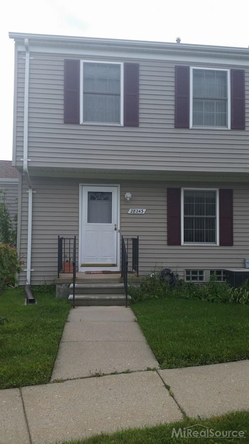 28243 Raleigh Crescent New Baltimore, MI 48051 - Photo 1 of 11 31212671.JPG