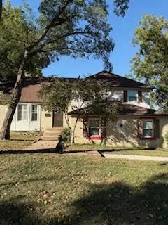 $2,800 | 10300 West 48th Street, Shawnee, KS 66203
