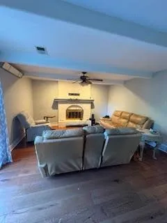 $2,800 | 10300 West 48th Street, Shawnee, KS 66203