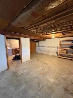 $2,800 | 10300 West 48th Street, Shawnee, KS 66203