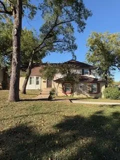 $2,800 | 10300 West 48th Street, Shawnee, KS 66203