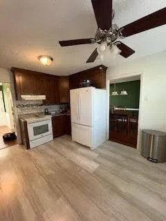 $2,800 | 10300 West 48th Street, Shawnee, KS 66203